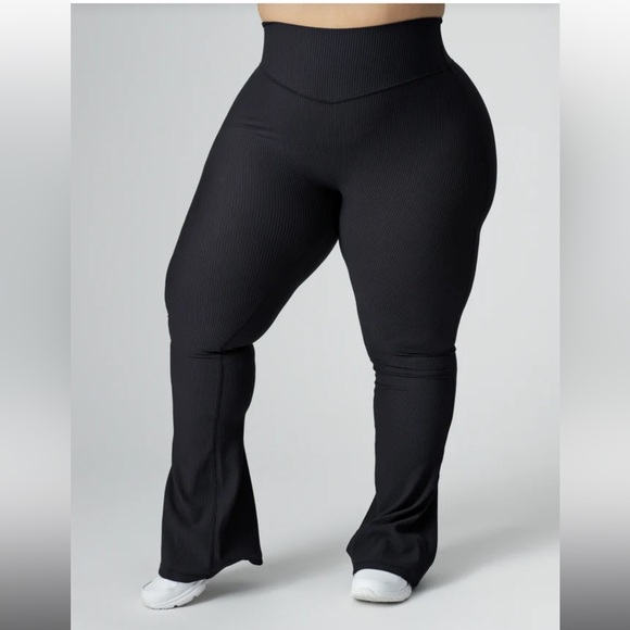 Buffbunny Collection Pants - Material Girl Flare Leggings ~ BuffBunny (Size Medium)